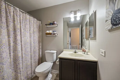 $200,000 | 1281 North Red Oak Circle, Unit 3, Round Lake Beach, IL 60073