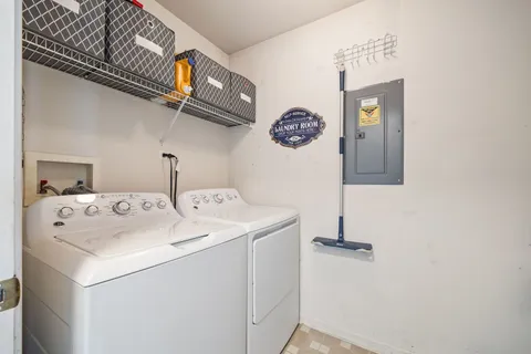 $200,000 | 1281 North Red Oak Circle, Unit 3, Round Lake Beach, IL 60073