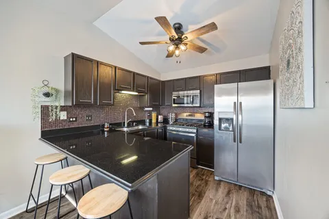 $200,000 | 1281 North Red Oak Circle, Unit 3, Round Lake Beach, IL 60073