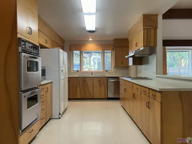 $515,000 | 1048 Castle Kirk Drive, Baton Rouge, LA 70808