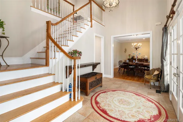 a view of livingroom with furniture