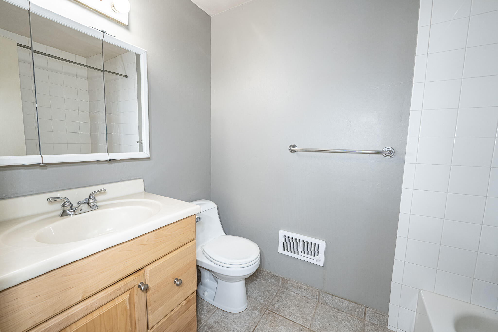 151 4 Seasons Way, Unit 26 Ketchum, ID 83340 - Photo 13 of 30 Upstairs Full Bath