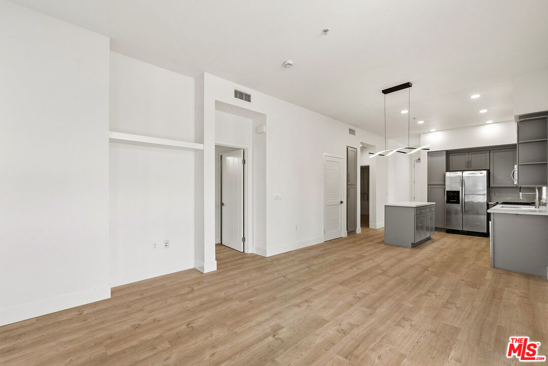 12920 West Runway Road, Unit 120 Los Angeles, CA 90094 - Photo 12 of 26