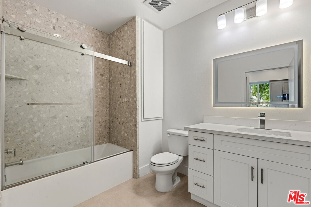 12920 West Runway Road, Unit 120 Los Angeles, CA 90094 - Photo 23 of 26