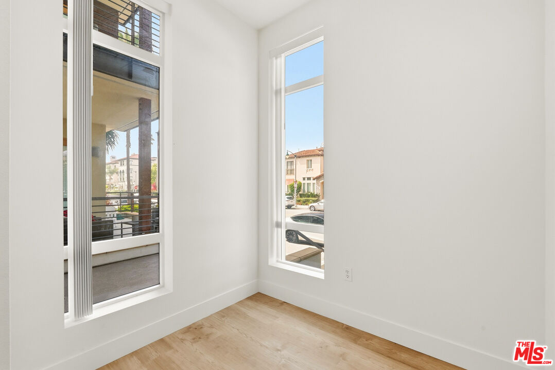 12920 West Runway Road, Unit 120 Los Angeles, CA 90094 - Photo 3 of 26