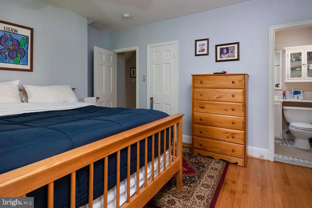 318 Paddington Road Baltimore, MD 21212 - Photo 15 of 24 Master Bedroom w/ Full Bath.