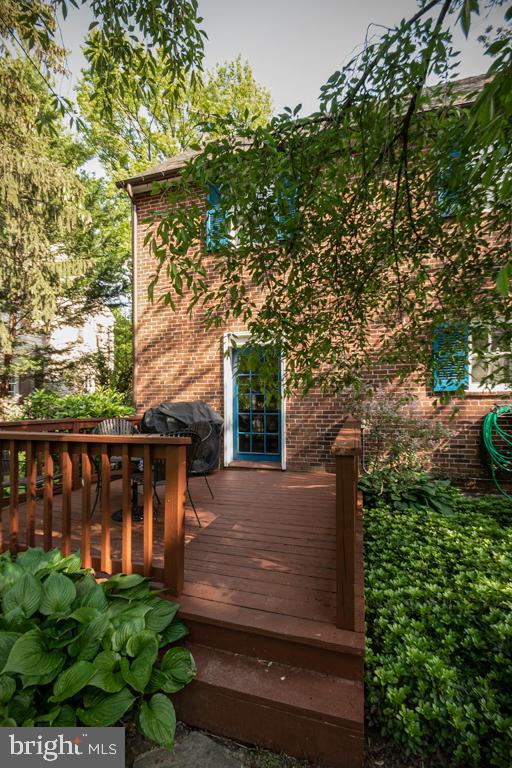 318 Paddington Road Baltimore, MD 21212 - Photo 23 of 24 Step onto the rear deck.