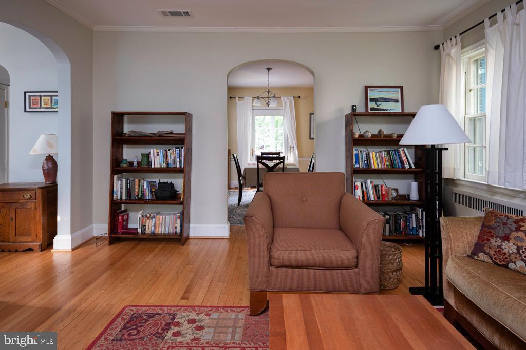 318 Paddington Road Baltimore, MD 21212 - Photo 6 of 24 Living Room into Dining Room.