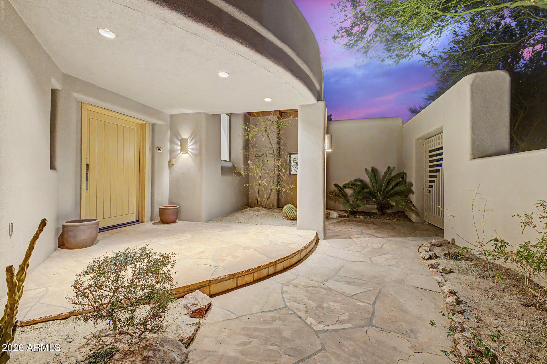 11833 South Montezuma Court Phoenix, AZ 85044 - Photo 5 of 113 05 - Montezuma