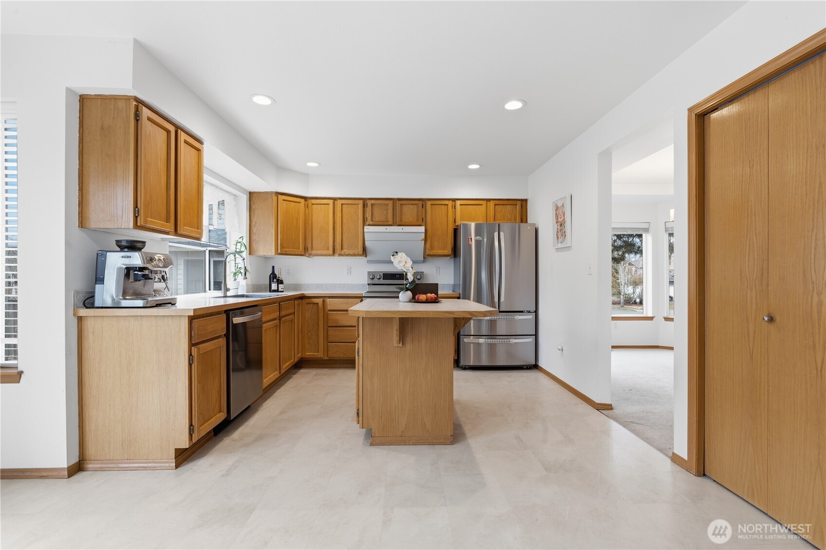 4108 Northeast 7th Street Renton, WA 98059 - Photo 9 of 28 Gallery Image 9