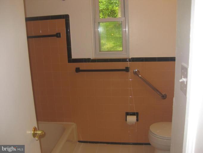 7421 Exmore Street Springfield, VA 22150 - Photo 11 of 18 Bath #1