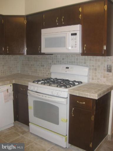 7421 Exmore Street Springfield, VA 22150 - Photo 6 of 18 Kitchen