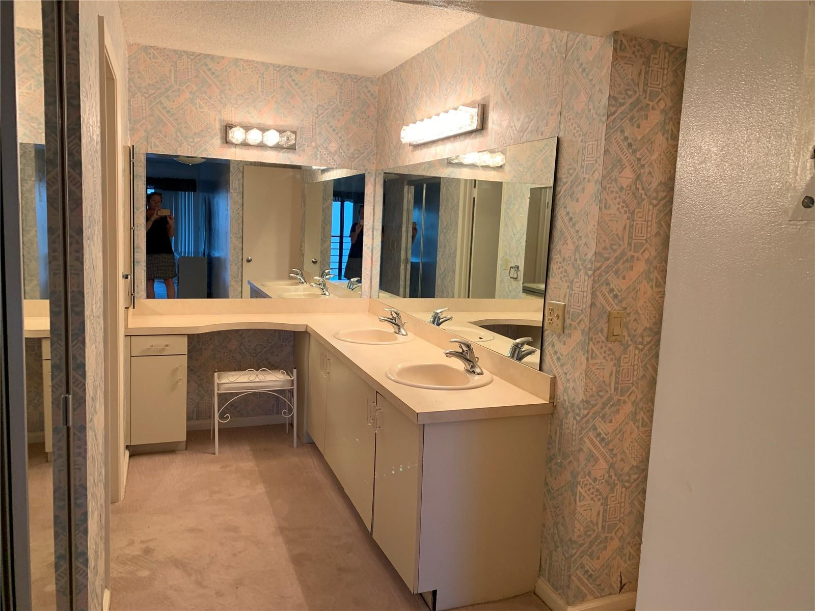 5801 Camino Del Sol, Unit 401 Boca Raton, FL 33433 - Photo 8 of 13 Photo 8