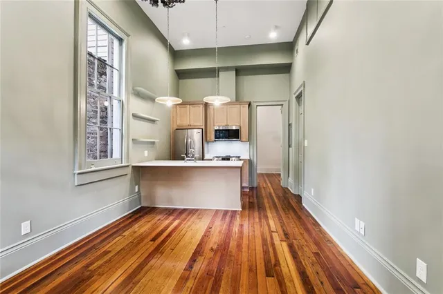 $2,175 | 632 Esplanade Avenue, Unit 102, New Orleans, LA 70116