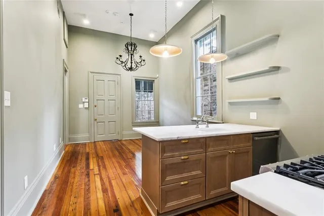 $2,175 | 632 Esplanade Avenue, Unit 102, New Orleans, LA 70116