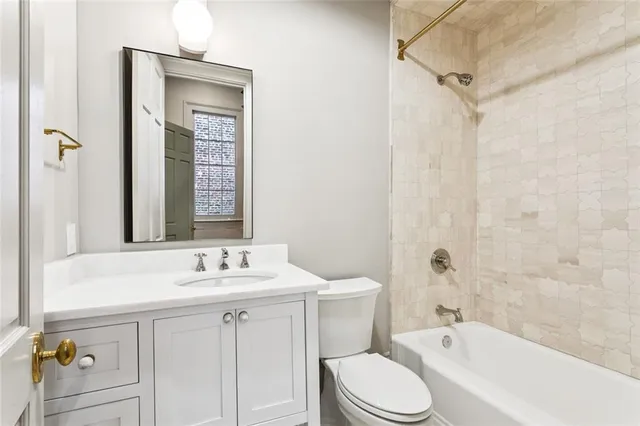 $2,175 | 632 Esplanade Avenue, Unit 102, New Orleans, LA 70116