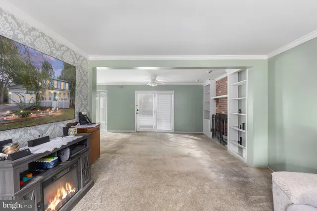 a view of workspace with windows