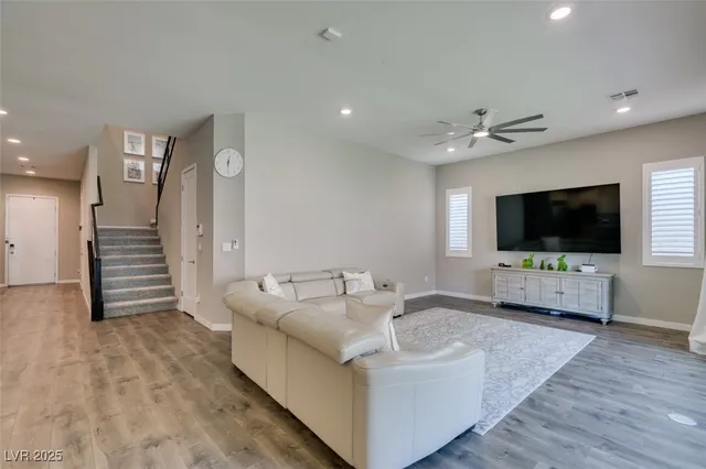 $4,725 | 818 Horizon Canyon Drive, Henderson, NV 89052