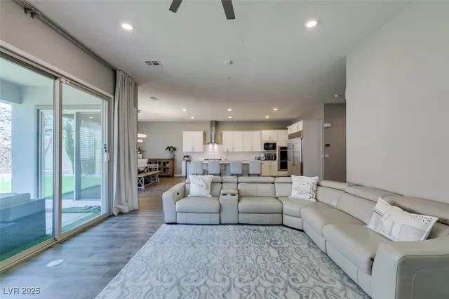 $4,725 | 818 Horizon Canyon Drive, Henderson, NV 89052