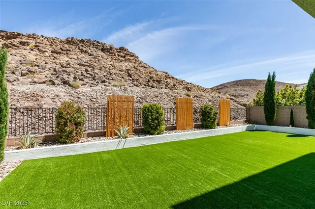 $4,725 | 818 Horizon Canyon Drive, Henderson, NV 89052