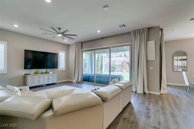 $4,725 | 818 Horizon Canyon Drive, Henderson, NV 89052