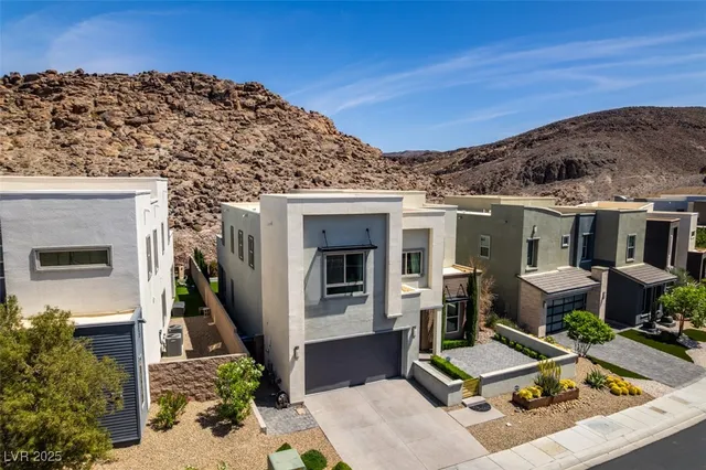 $4,725 | 818 Horizon Canyon Drive, Henderson, NV 89052