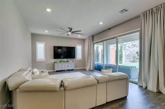 $4,725 | 818 Horizon Canyon Drive, Henderson, NV 89052