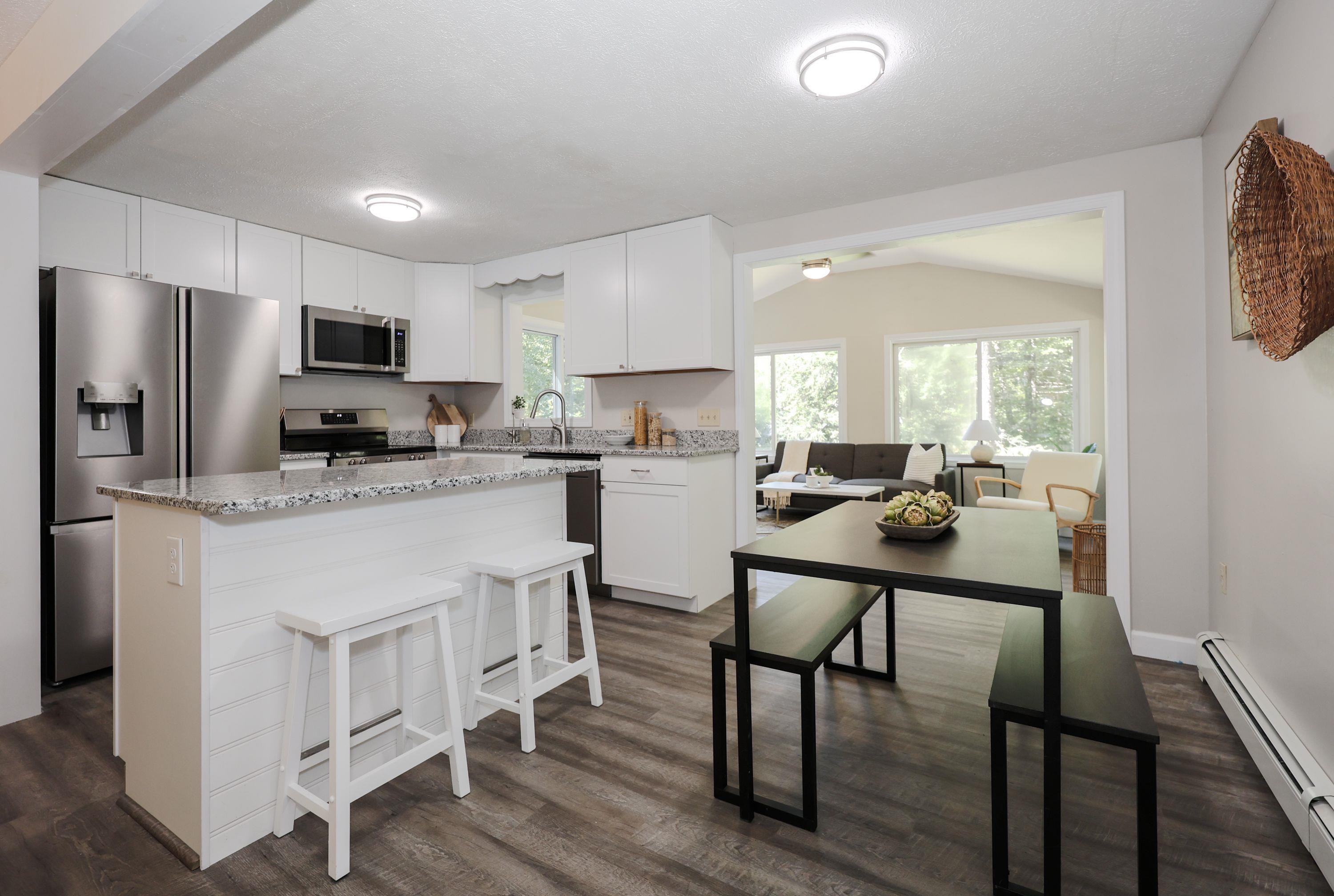 31 Evergreen Drive Goffstown, NH 03045 - Photo 3 of 35