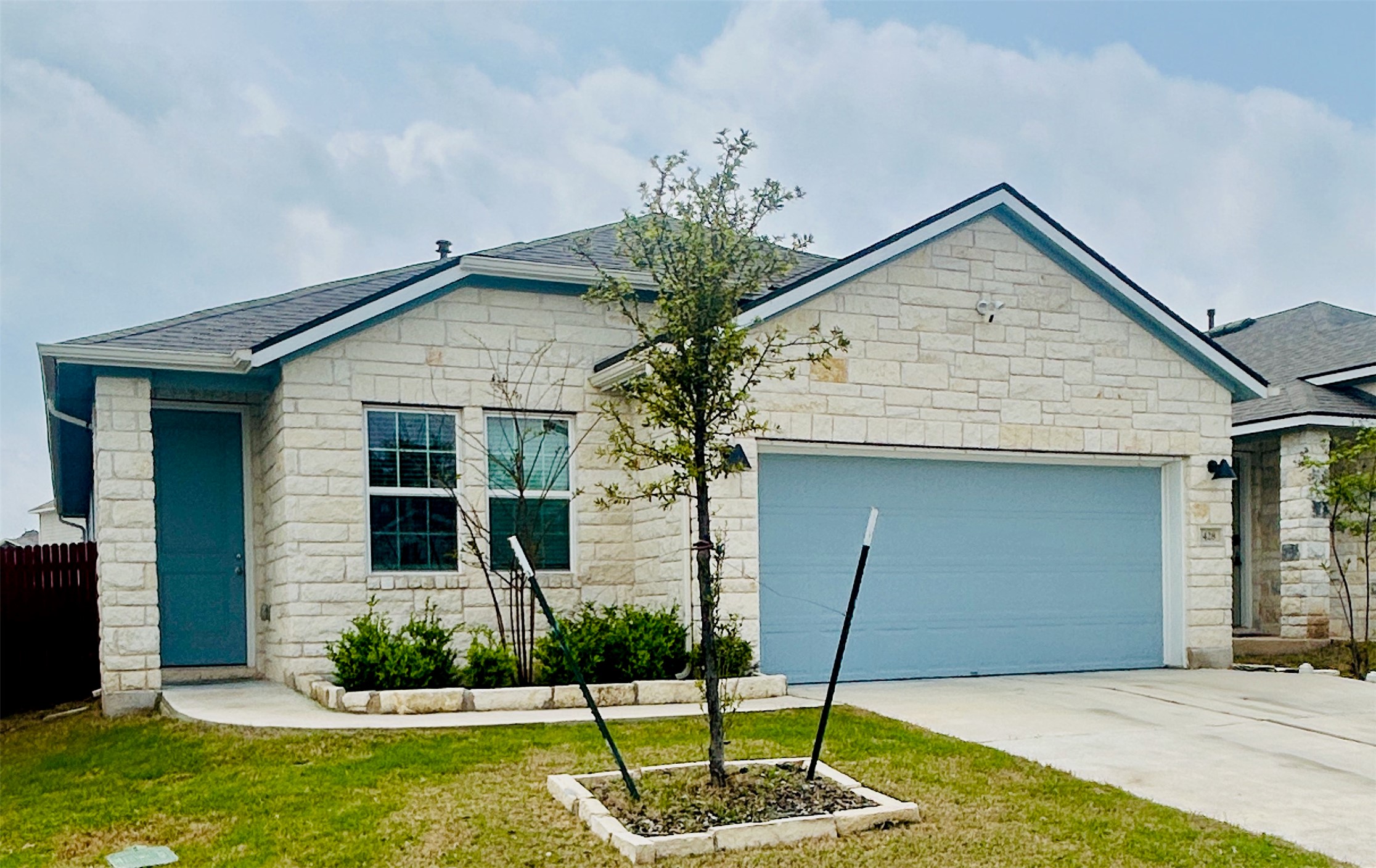 428 Gaida Loop Georgetown, TX 78628 - Photo 2 of 33