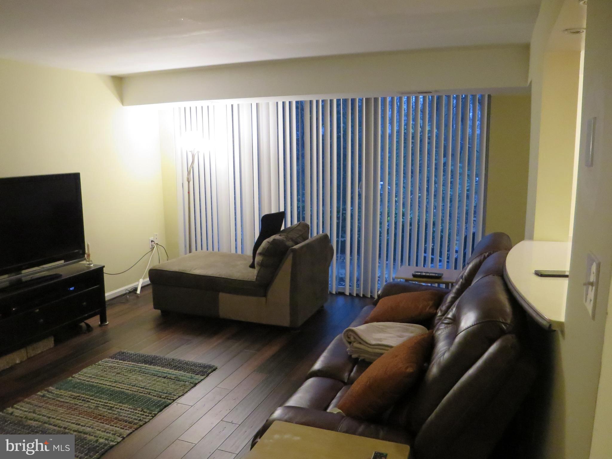 1413 Northgate Square, Unit 1C Reston, VA 20190 - Photo 21 of 22 Living