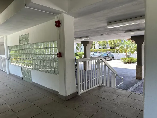 $2,650 | 1080 99th Street, Unit 331, Bay Harbor Islands, FL 33154