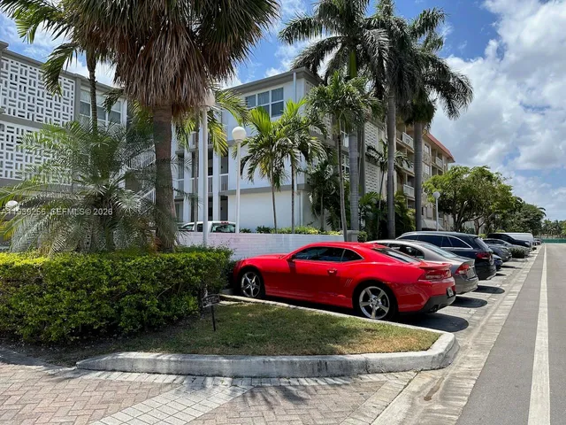 $2,650 | 1080 99th Street, Unit 331, Bay Harbor Islands, FL 33154