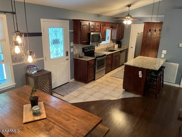 2067 Highpoint Way Sevierville, TN 37876 - Photo 11 of 39 Breakfast bar