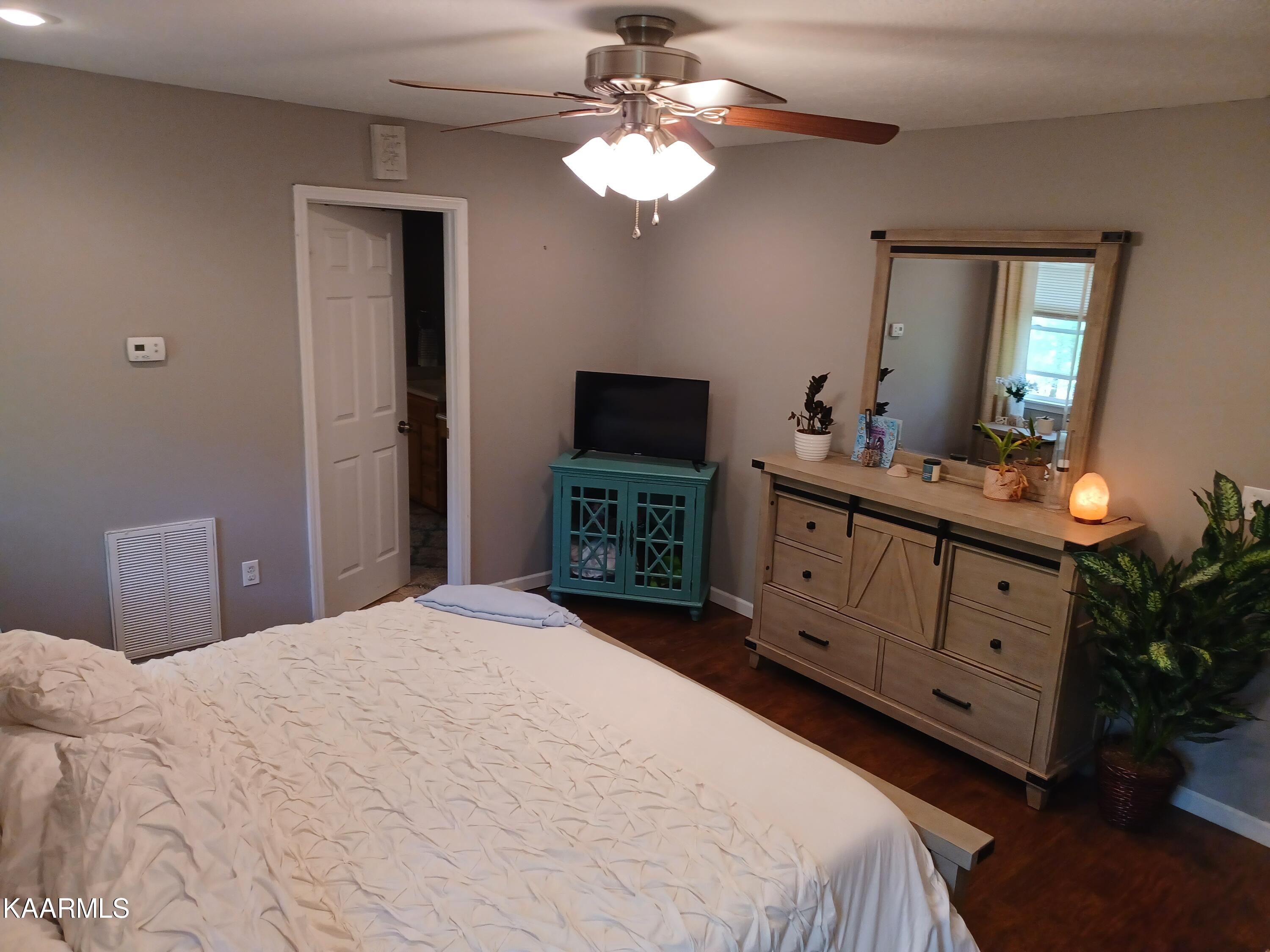 2067 Highpoint Way Sevierville, TN 37876 - Photo 16 of 39 Master