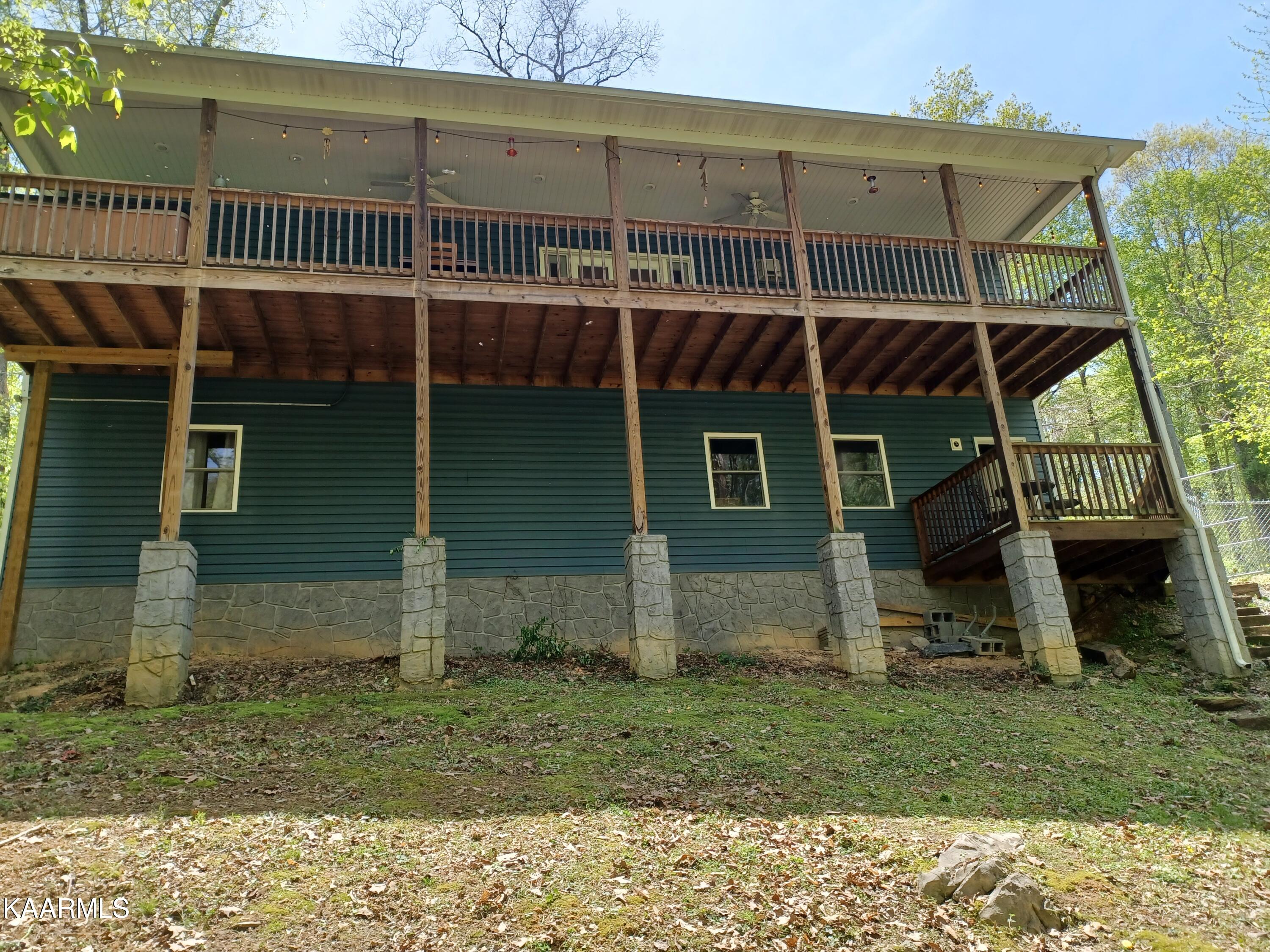 2067 Highpoint Way Sevierville, TN 37876 - Photo 32 of 39 Back deck
