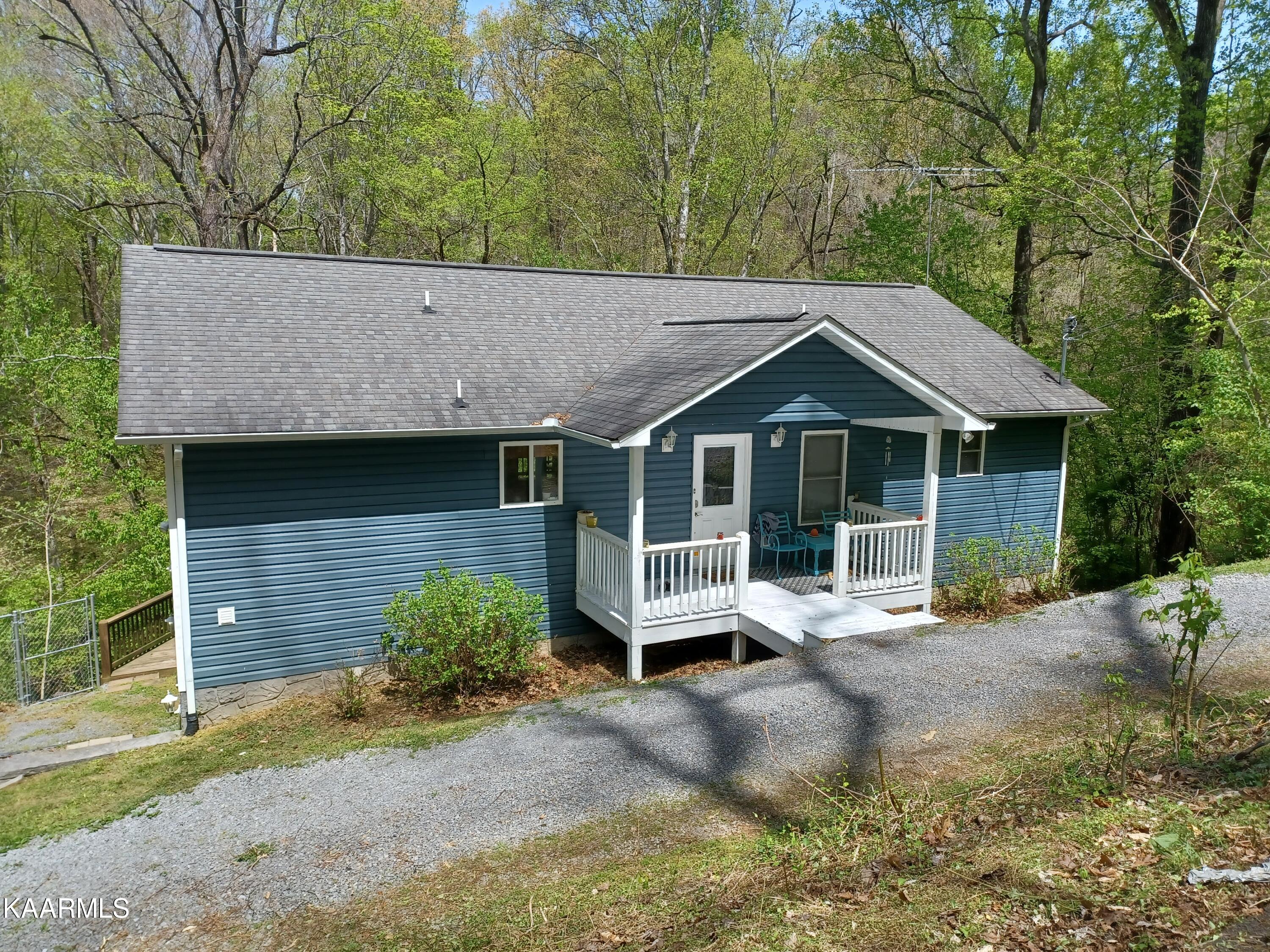 2067 Highpoint Way Sevierville, TN 37876 - Photo 4 of 39 Home