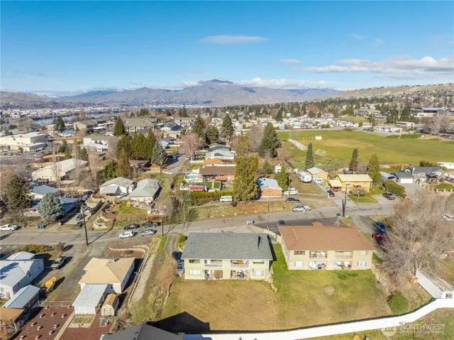 $738,000 | 410 7th Street Northeast, Unit 14, East Wenatchee, WA 98802