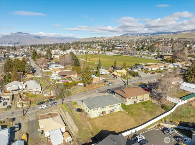 $738,000 | 410 7th Street Northeast, Unit 14, East Wenatchee, WA 98802