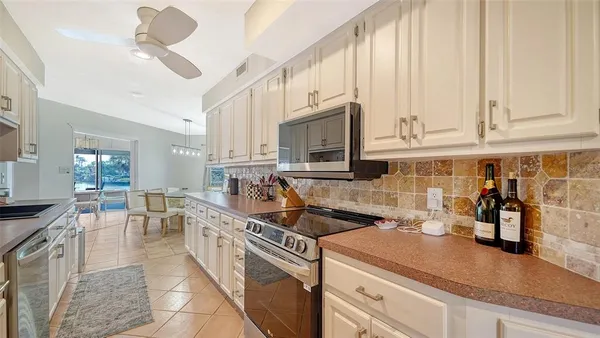 $3,500 | 1718 Caribbean Drive, Sarasota, FL 34231