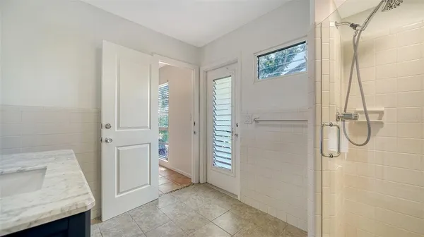 $3,500 | 1718 Caribbean Drive, Sarasota, FL 34231