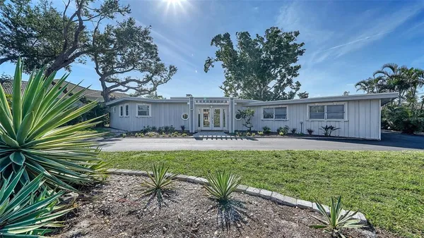 $3,500 | 1718 Caribbean Drive, Sarasota, FL 34231