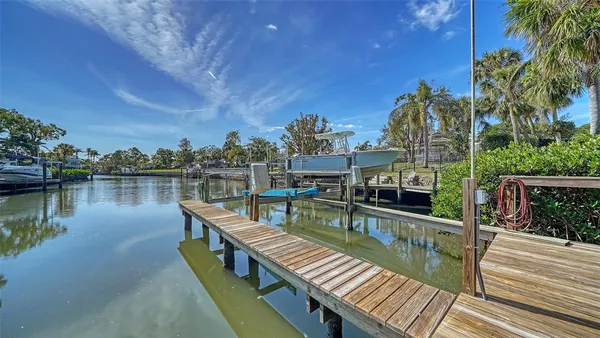 $3,500 | 1718 Caribbean Drive, Sarasota, FL 34231