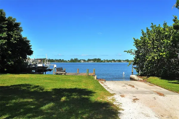 $3,500 | 1718 Caribbean Drive, Sarasota, FL 34231