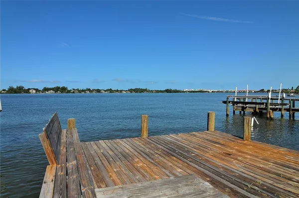 $3,500 | 1718 Caribbean Drive, Sarasota, FL 34231