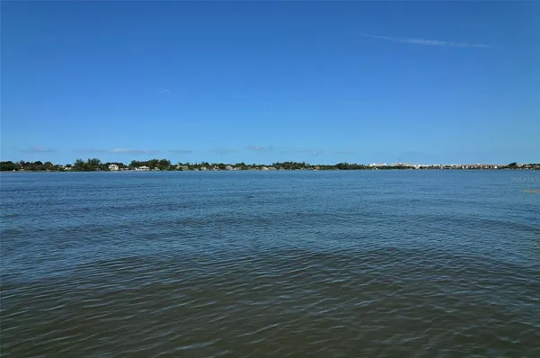 $3,500 | 1718 Caribbean Drive, Sarasota, FL 34231