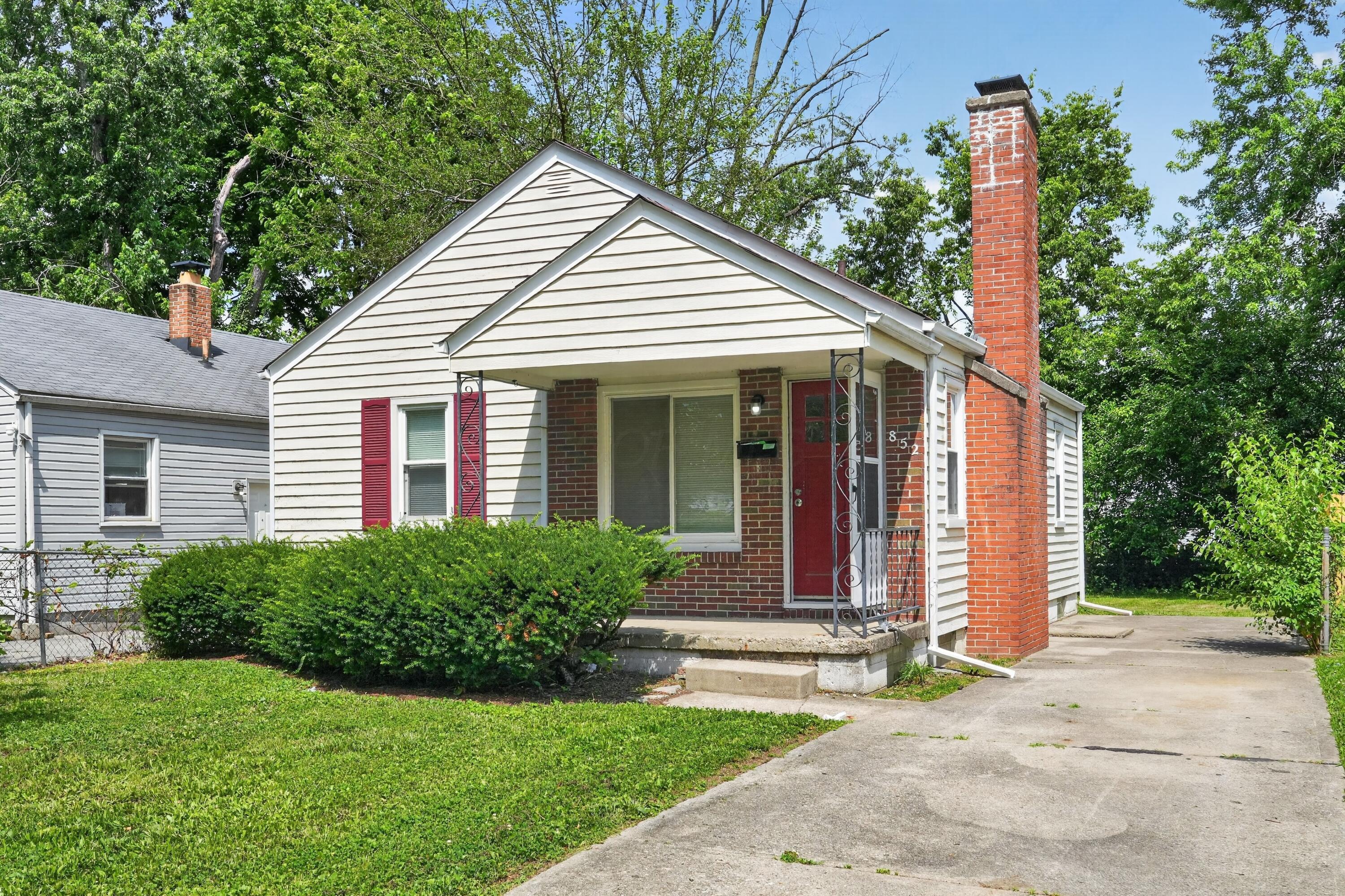852 South Hampton Road Columbus, OH 43227 - Photo 2 of 31 08_852_S_Hampton_Rd-Exterior-on-1