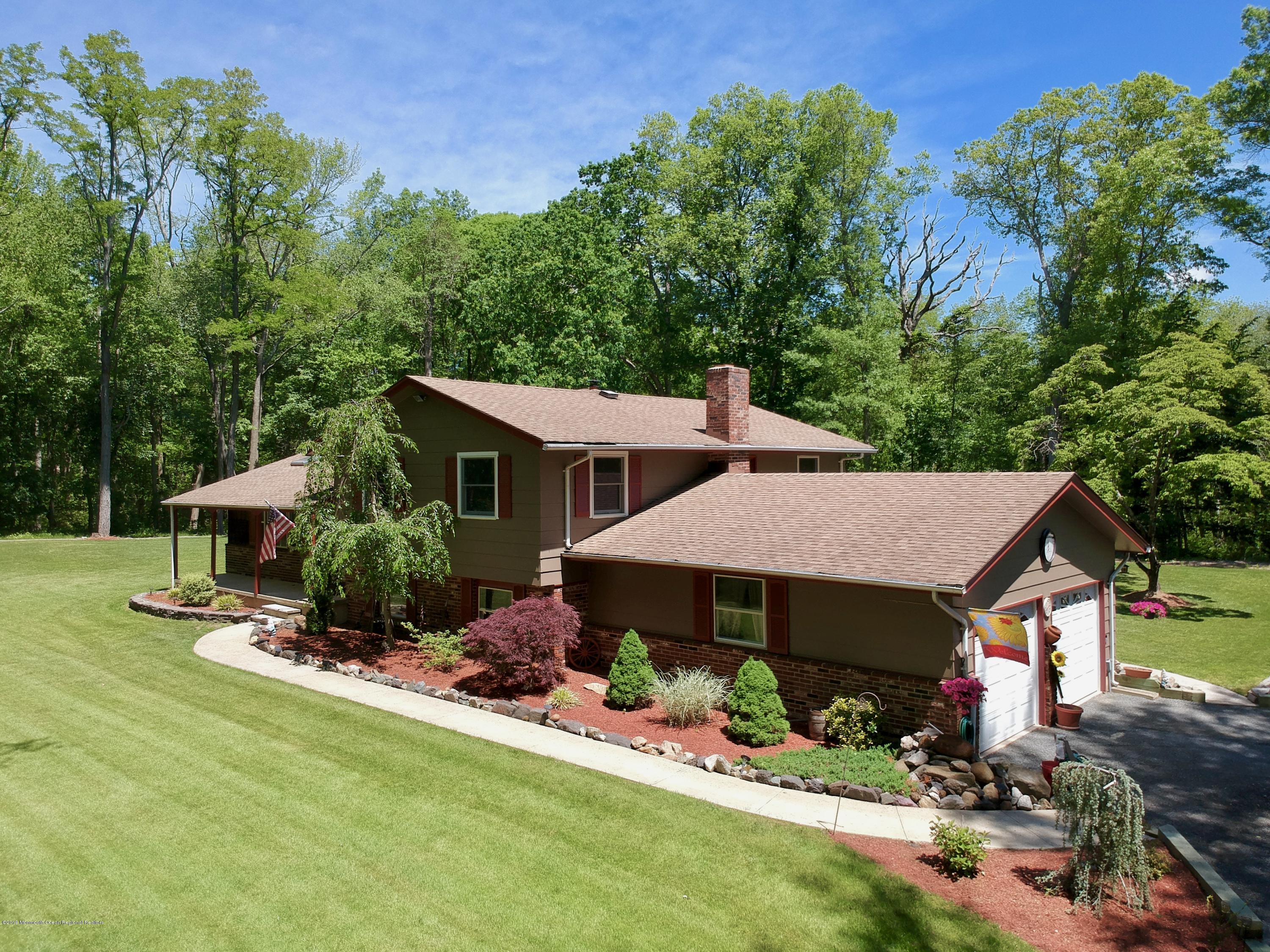 184 Old Tavern Road Farmingdale, NJ 07727 - Photo 4 of 39