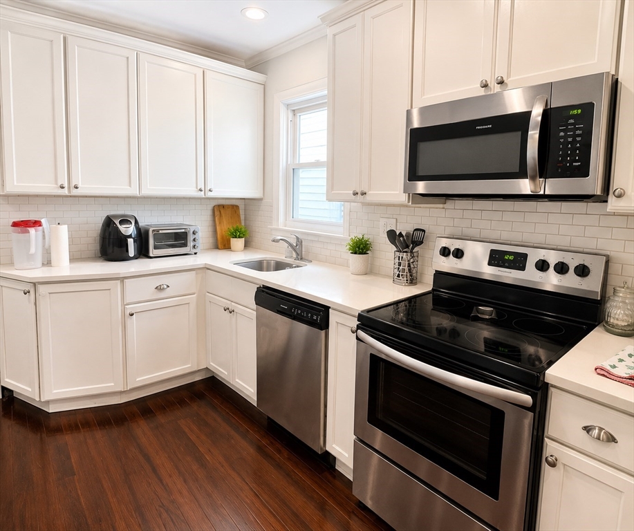 781 Columbia Road, Unit 2 Boston, MA 02125 - Photo 3 of 6