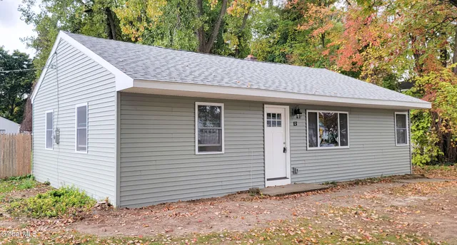 $2,450 | 13 Loralee Drive, Colonie, NY 12205