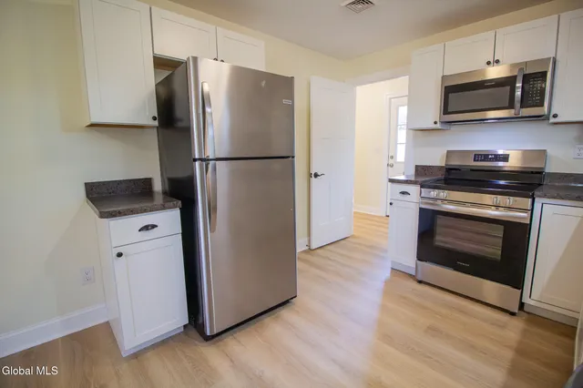 $2,450 | 13 Loralee Drive, Colonie, NY 12205